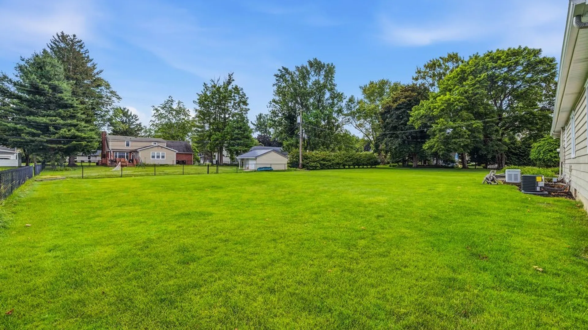 Property at 20 Burbank Drive, Orchard Park, NY 14127 4