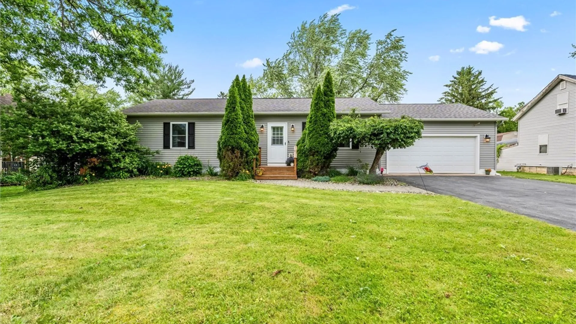 Property at 326 Richfield Boulevard, Salina, NY 13211 2