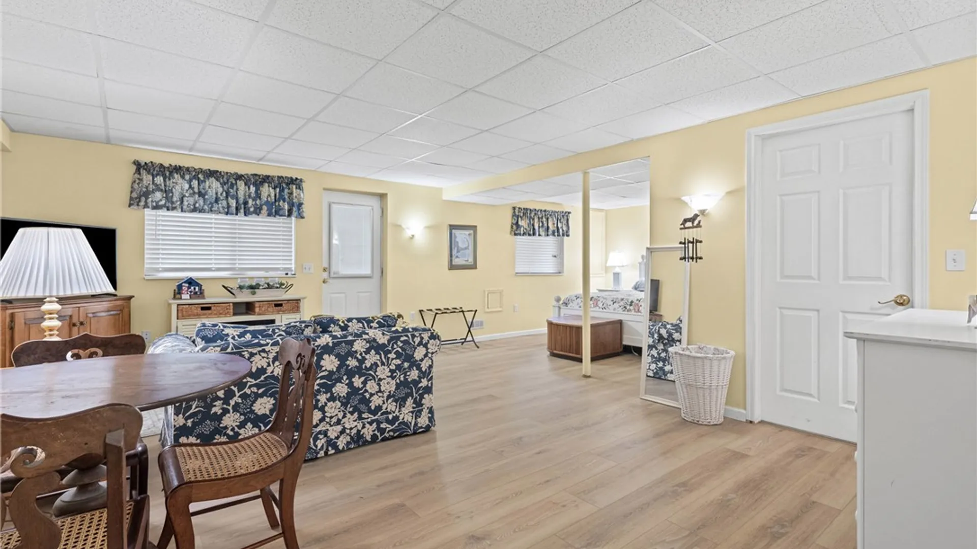 Property at 1100 Hillsboro Cove Cir, Webster, NY 14580 4