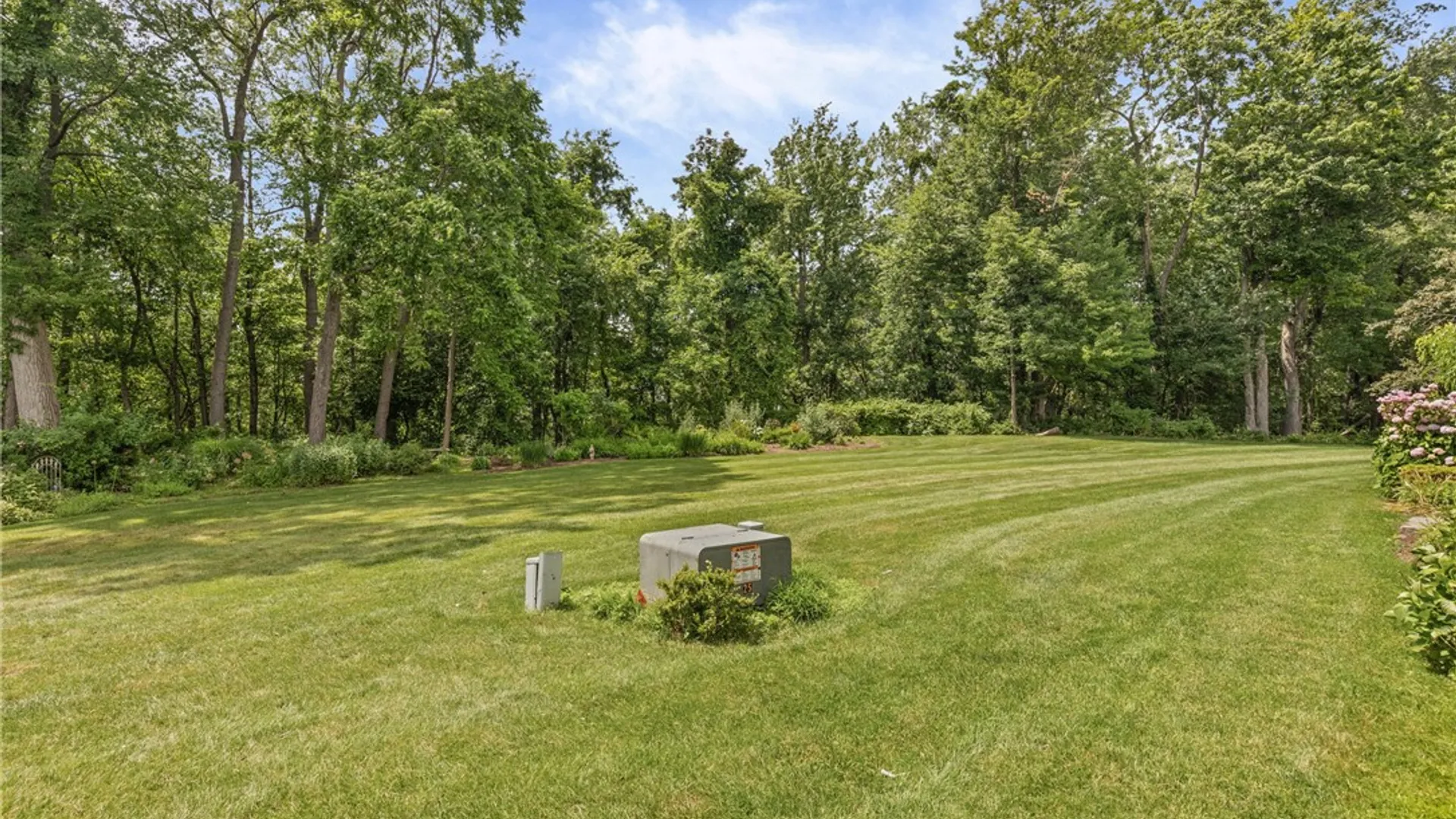 Property at 1100 Hillsboro Cove Cir, Webster, NY 14580 5