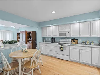 Property at 1100 Hillsboro Cove Cir, Webster, NY 14580