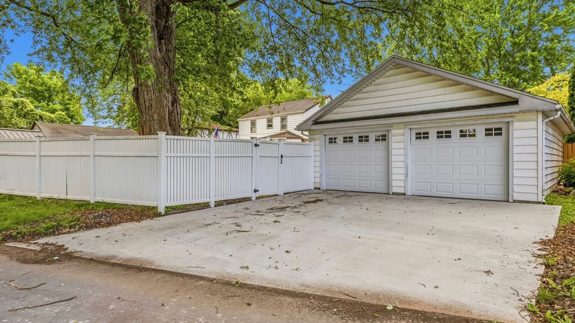 Property at 8660 Griffon Avenue, Niagara Falls, NY 14304 4