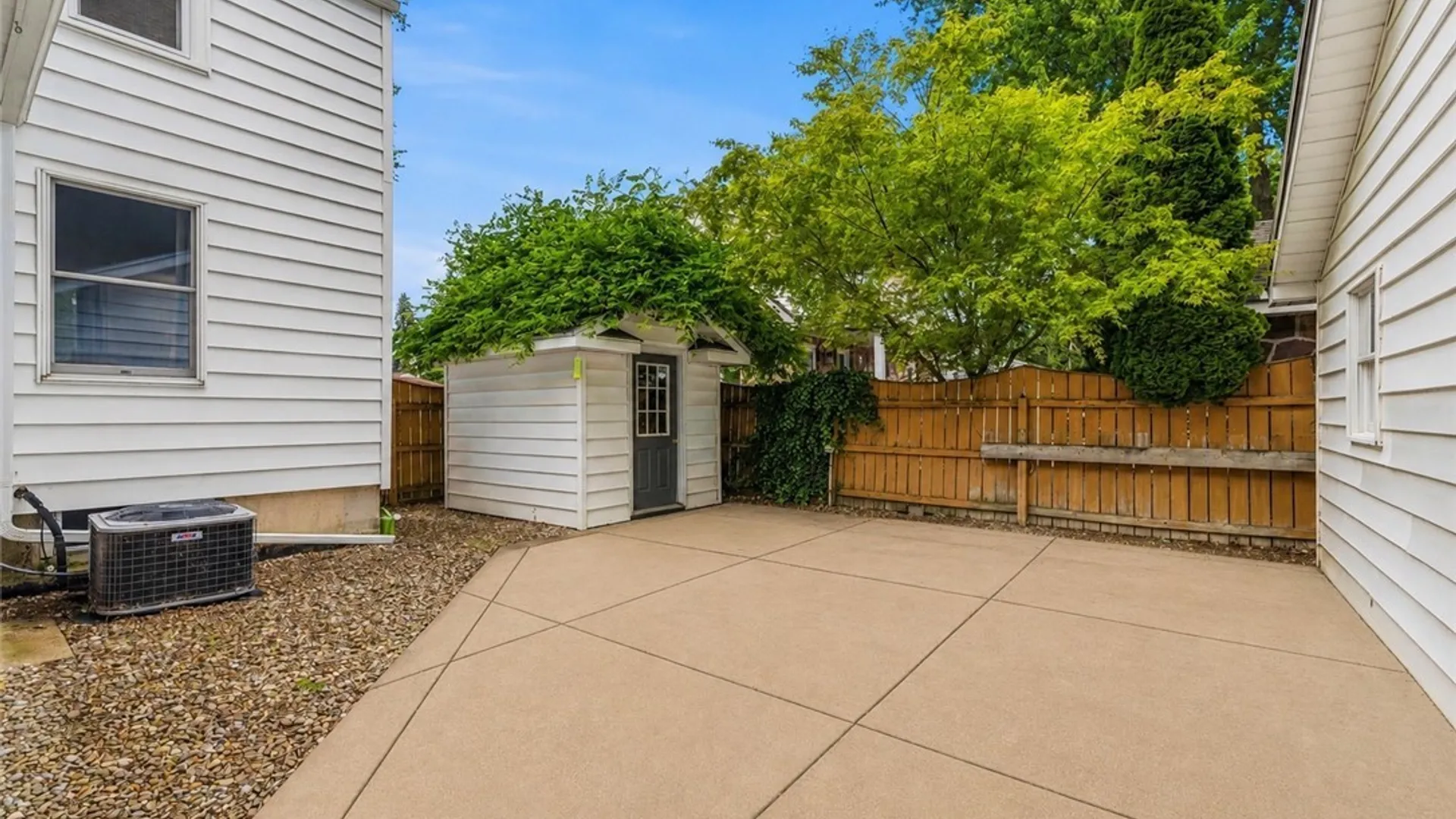 Property at 8660 Griffon Avenue, Niagara Falls, NY 14304 6
