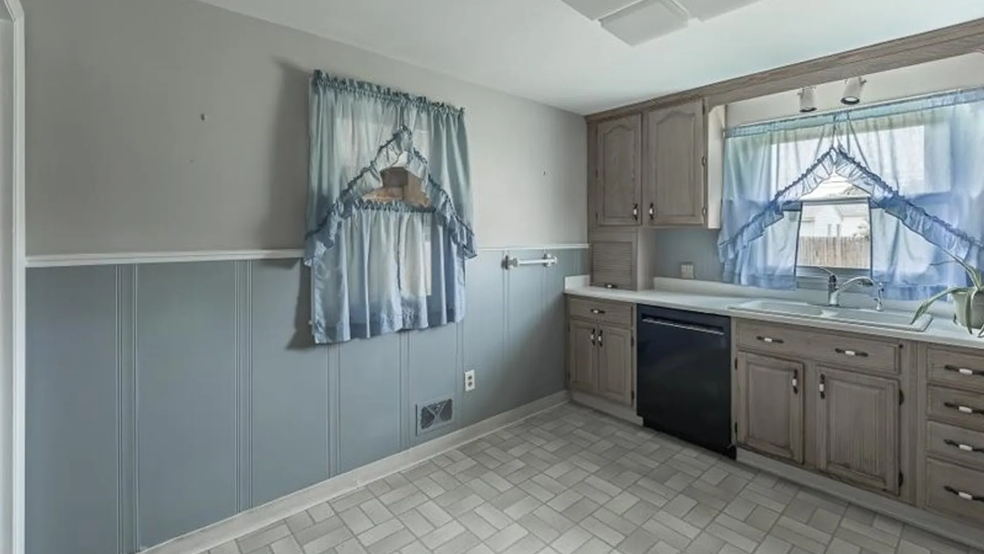 Property at 111 Bannard Avenue, Tonawanda, NY 14150 14