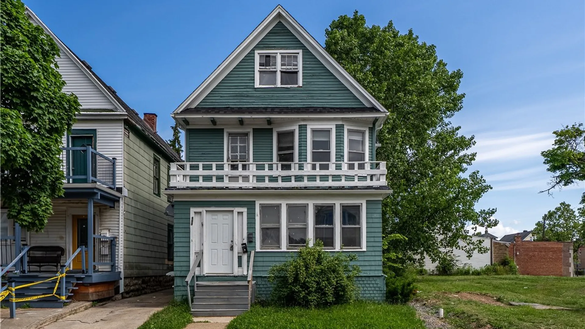 Property at 408 Woodlawn Ave, Buffalo, NY 14208 2