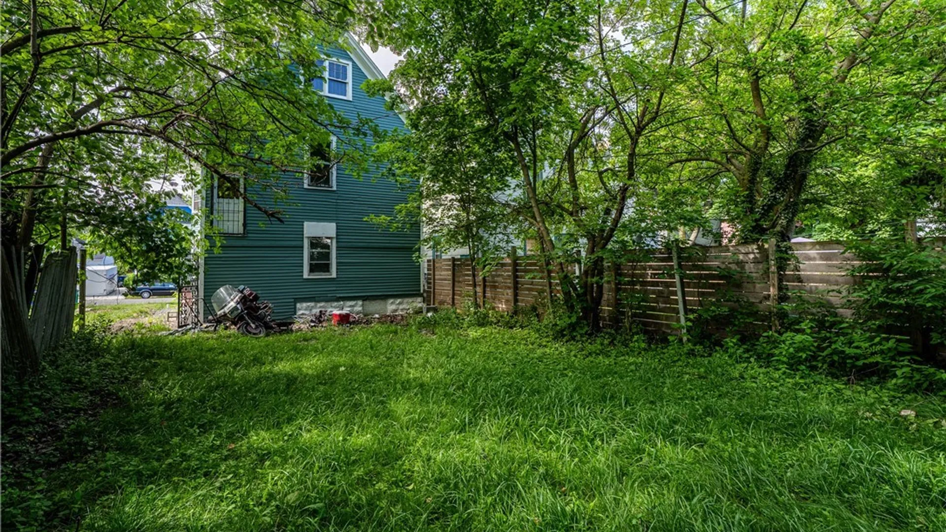 Property at 408 Woodlawn Ave, Buffalo, NY 14208 50