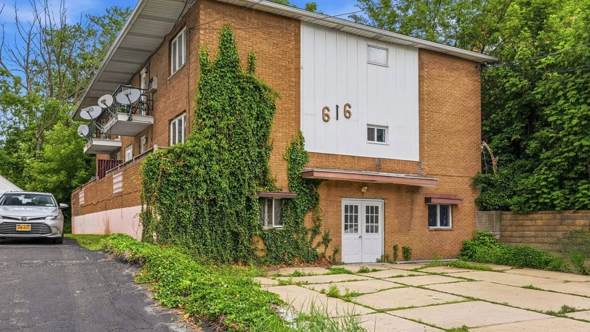 Property at 616 Chestnut Avenue, Niagara Falls, NY 14305 2