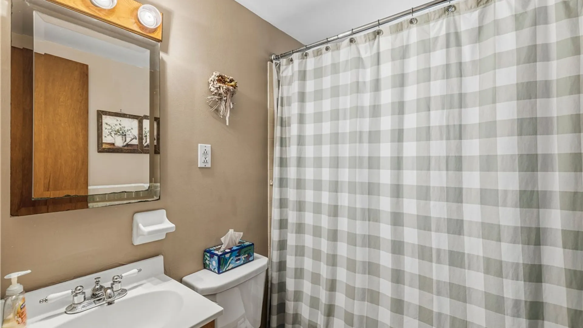 Property at 42 Redmond Avenue, Buffalo, NY 14216 10
