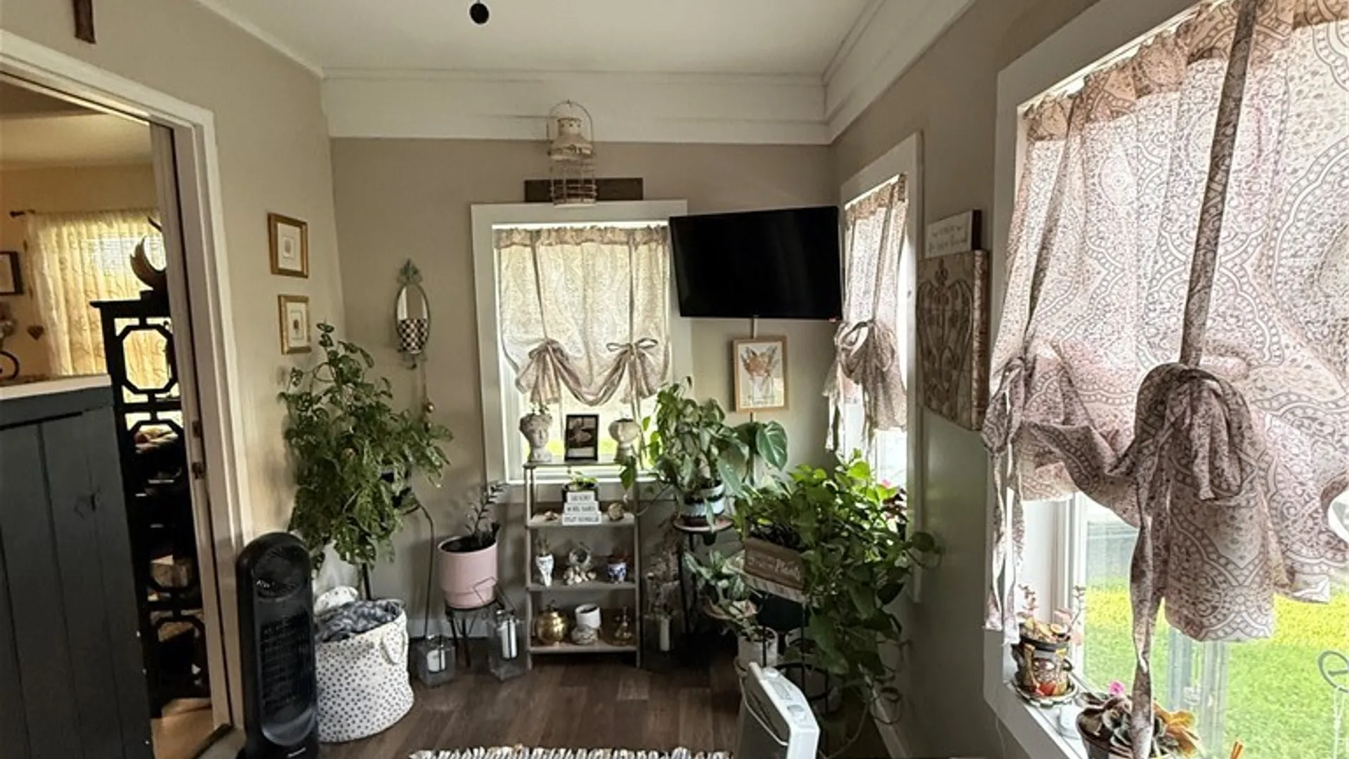Property at 11 Lake Avenue, Auburn, NY 13021 4