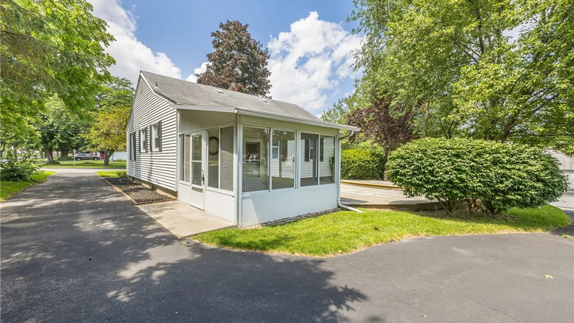 Property at 240 South Avenue, Parma, NY 14468 4