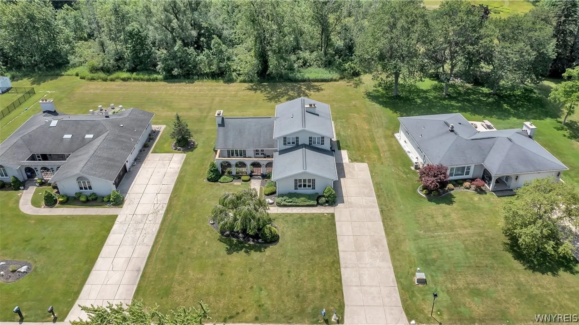 Property at 32 Brookedge Road, Cheektowaga, NY 14043 12