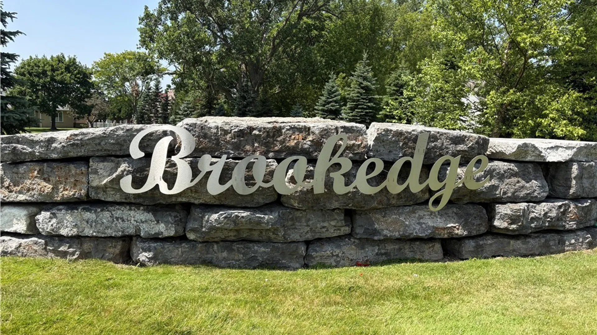 Property at 32 Brookedge Road, Cheektowaga, NY 14043 3
