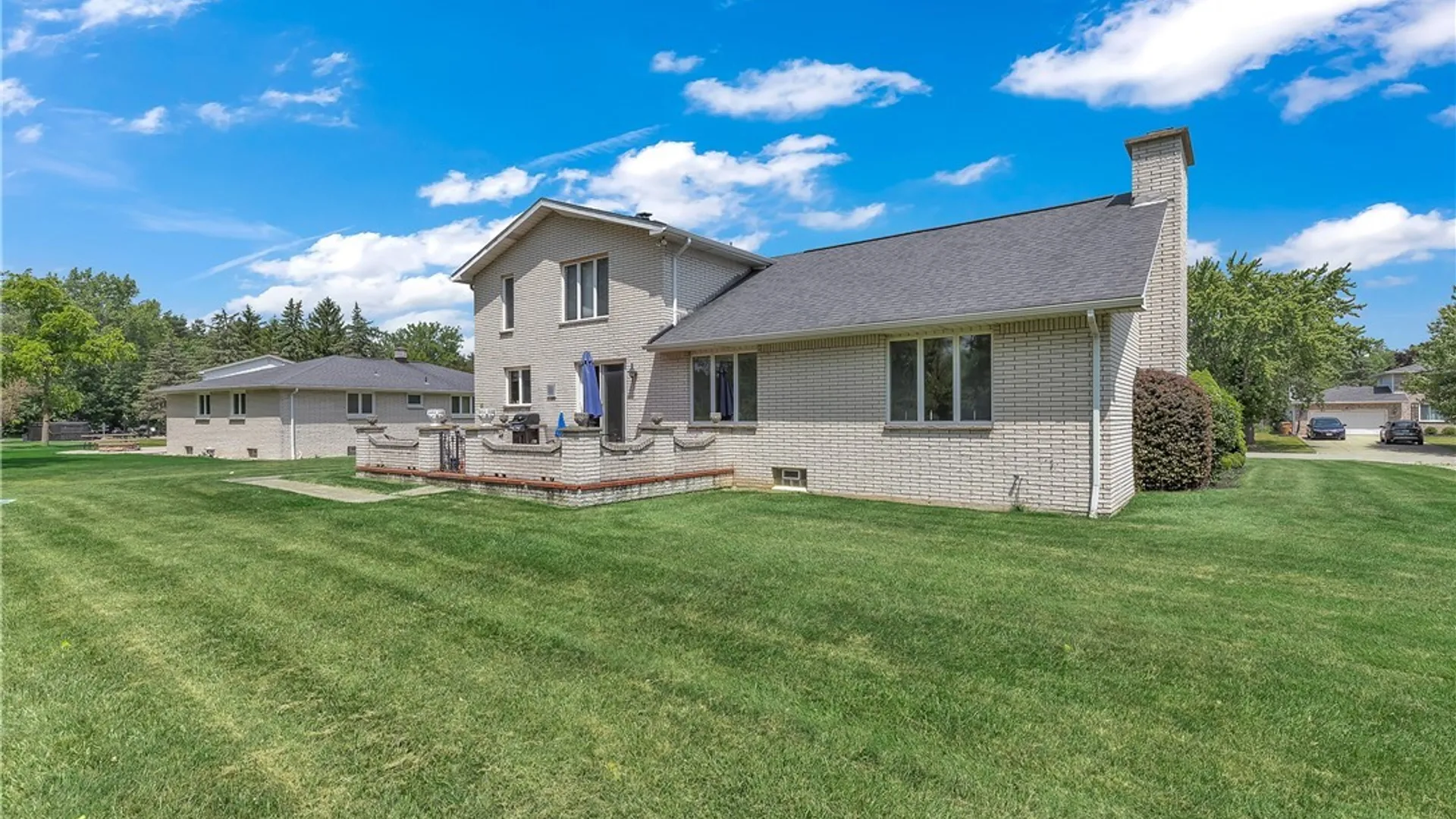 Property at 32 Brookedge Road, Cheektowaga, NY 14043 44