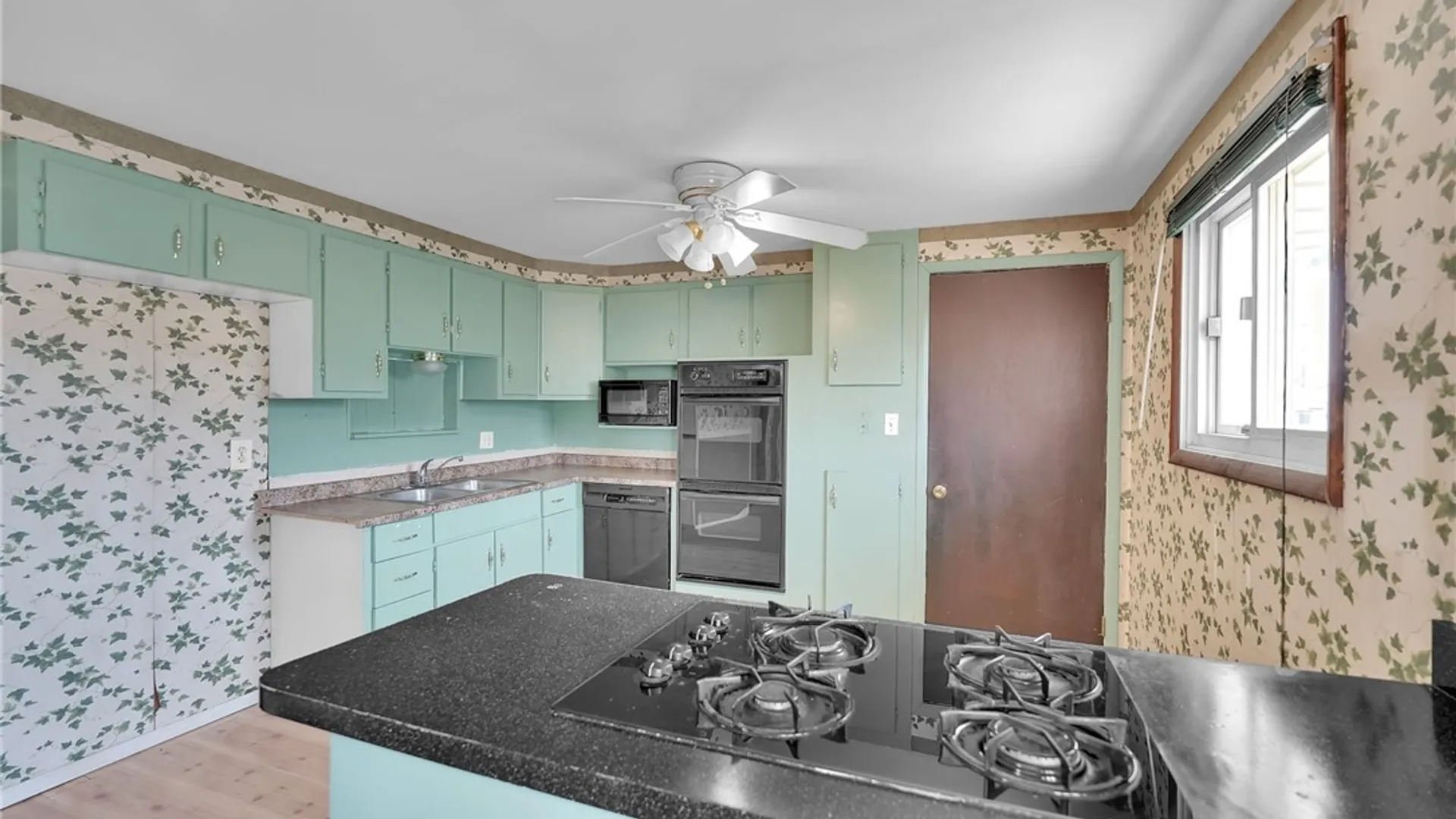 Property at 162 Poinciana Parkway, Cheektowaga, NY 14225 15