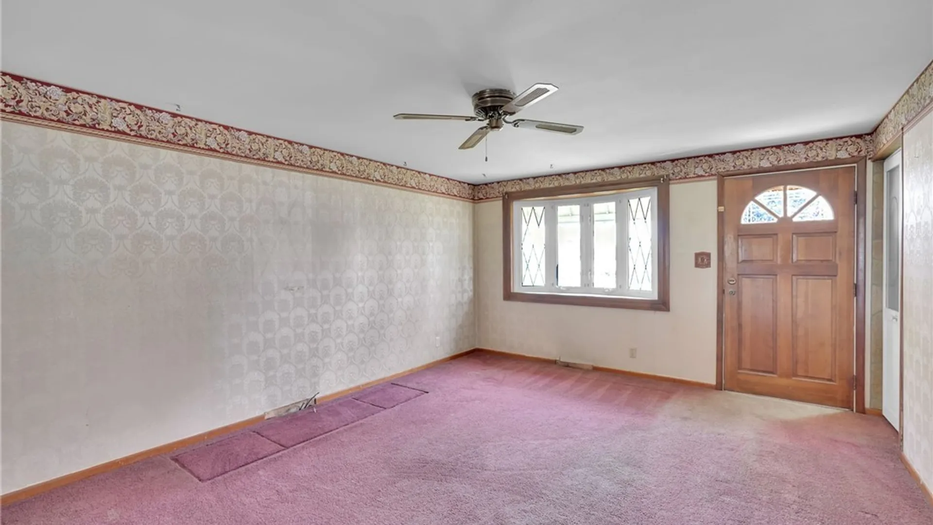 Property at 162 Poinciana Parkway, Cheektowaga, NY 14225 2