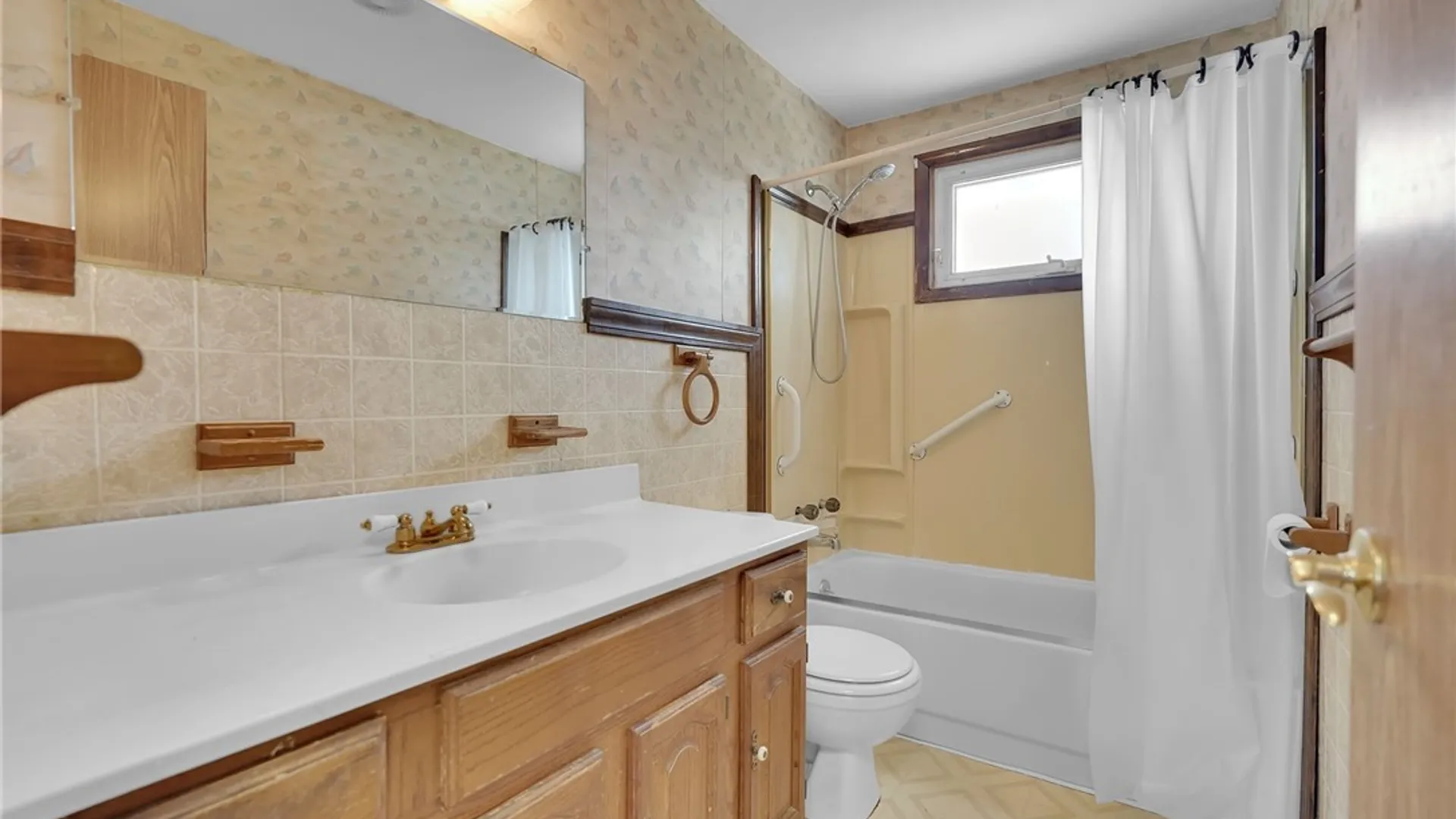 Property at 162 Poinciana Parkway, Cheektowaga, NY 14225 26