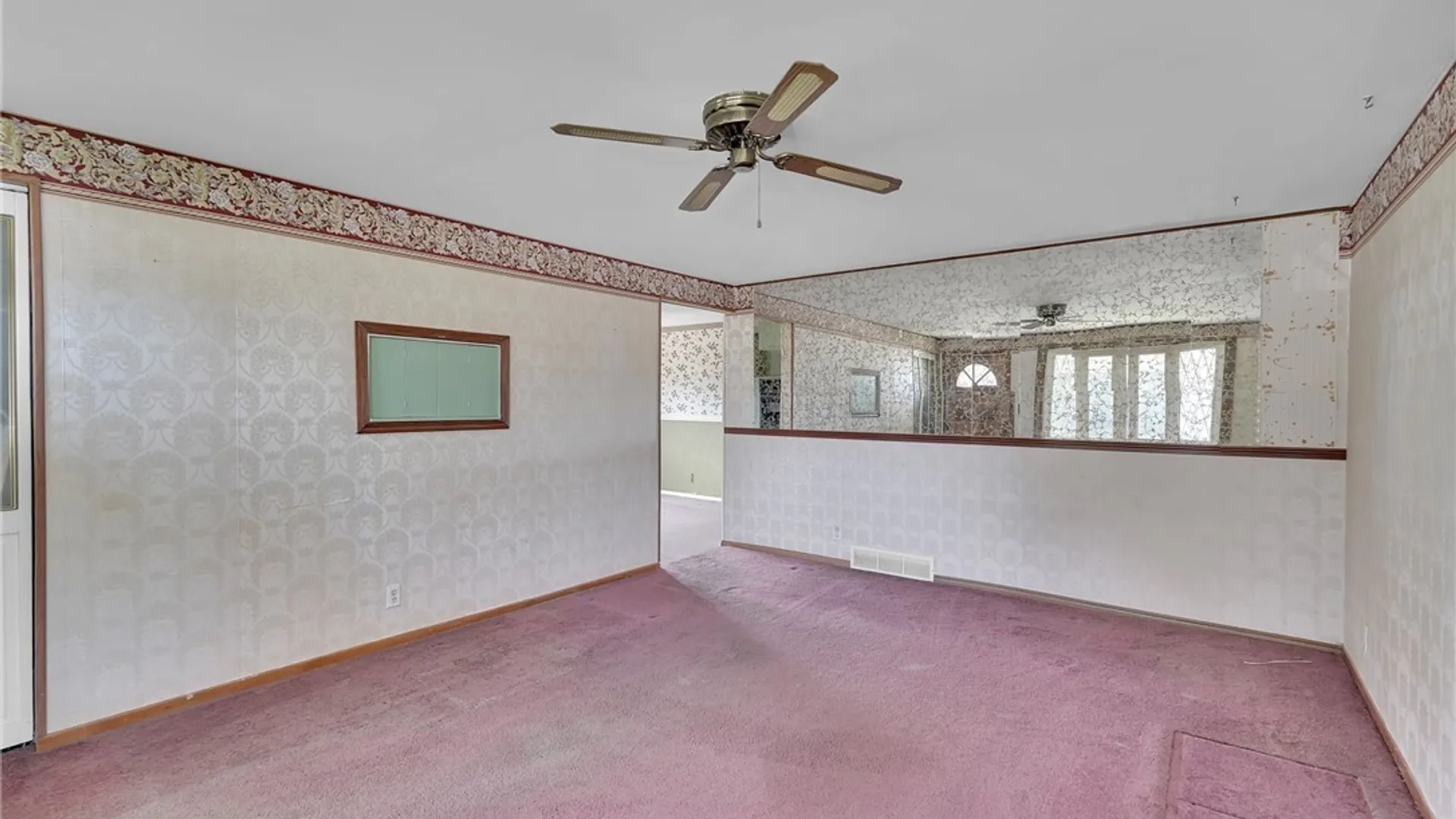 Property at 162 Poinciana Parkway, Cheektowaga, NY 14225 5
