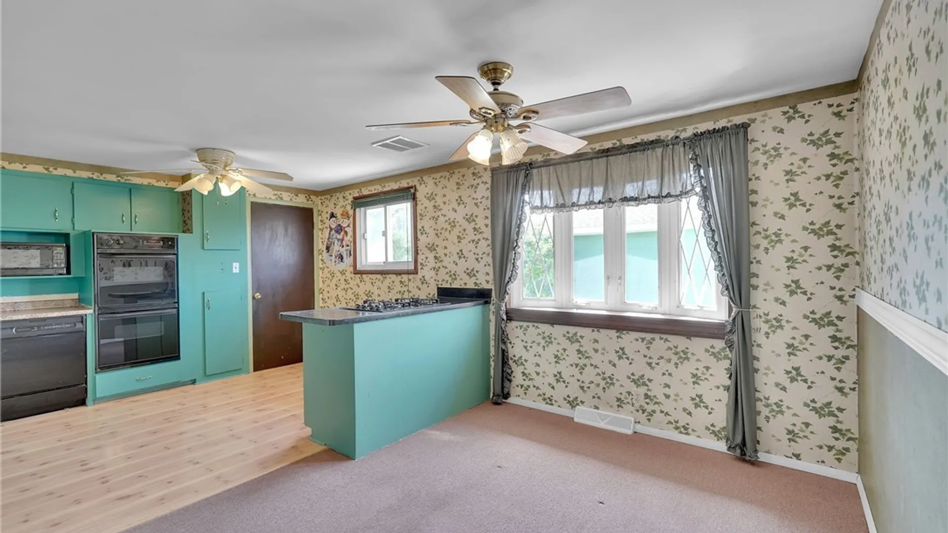 Property at 162 Poinciana Parkway, Cheektowaga, NY 14225 8
