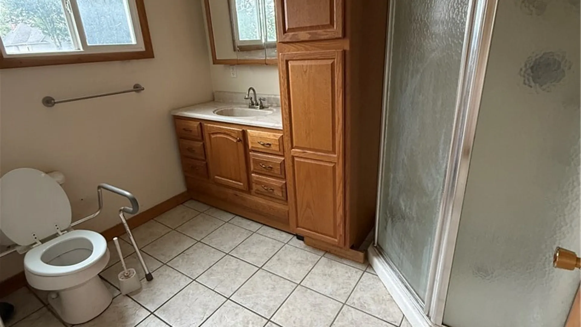 Property at 28 Lake Avenue, Auburn, NY 13021 6