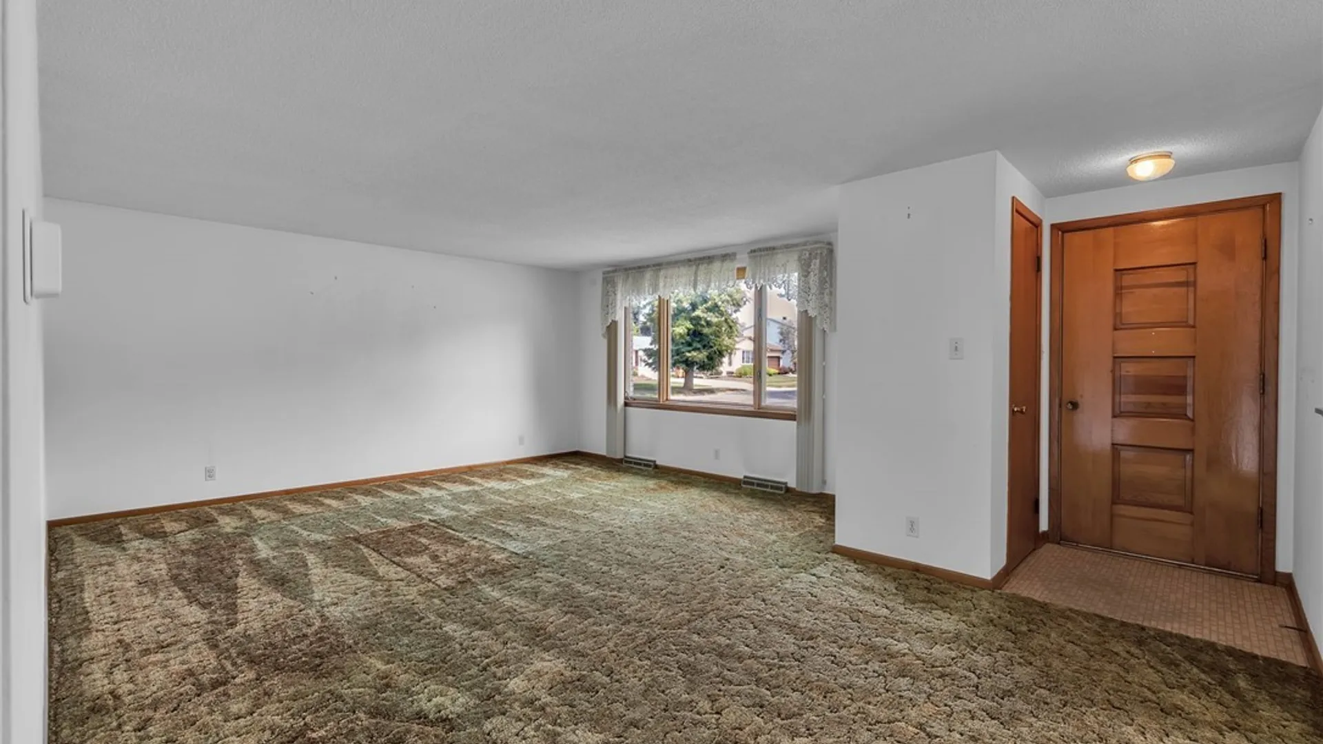Property at 8 Lois Drive, Cheektowaga, NY 14227 14