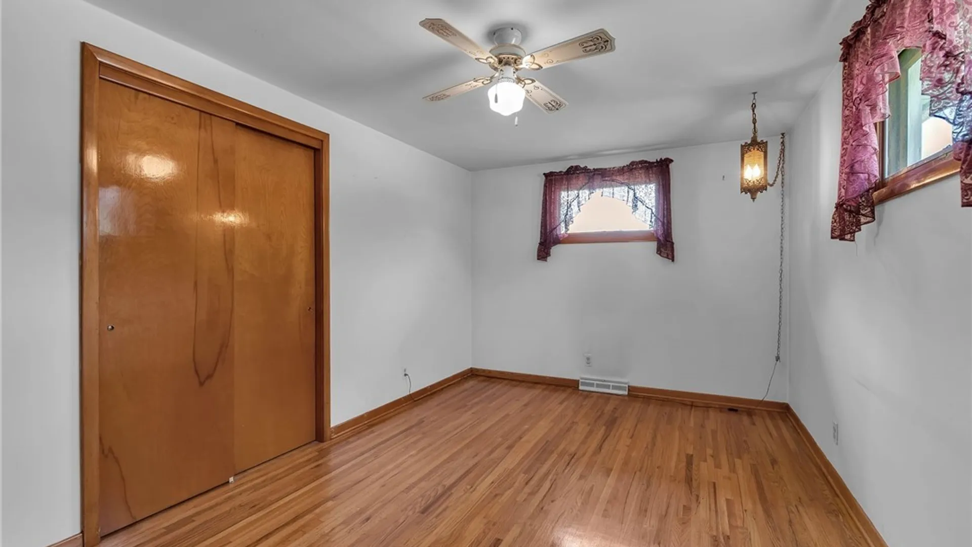 Property at 8 Lois Drive, Cheektowaga, NY 14227 21