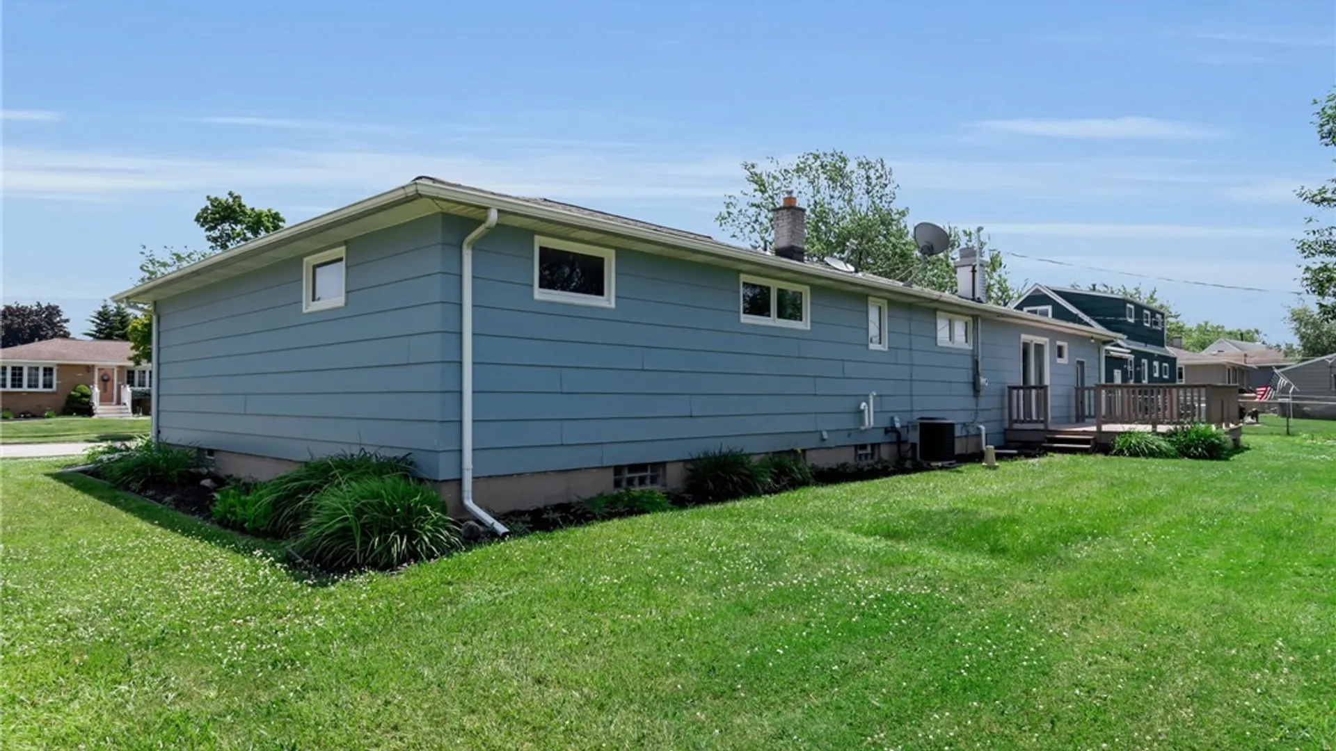 Property at 8 Lois Drive, Cheektowaga, NY 14227 31