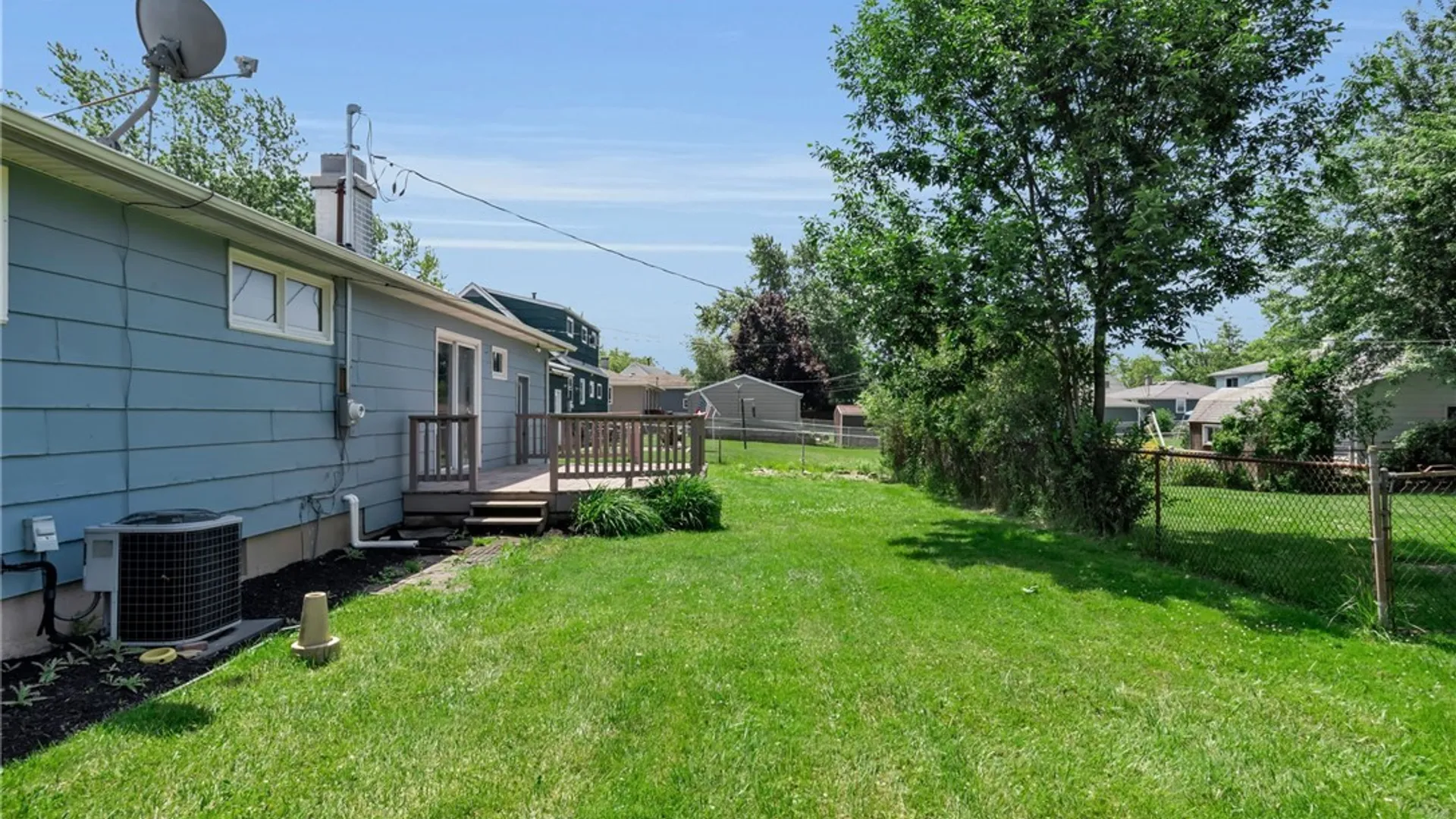 Property at 8 Lois Drive, Cheektowaga, NY 14227 32