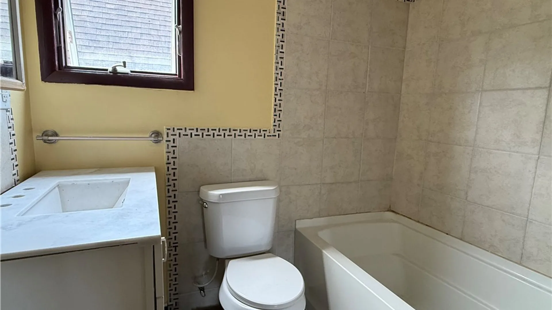 Property at 34 Woltz Avenue, Buffalo, NY 14212 10