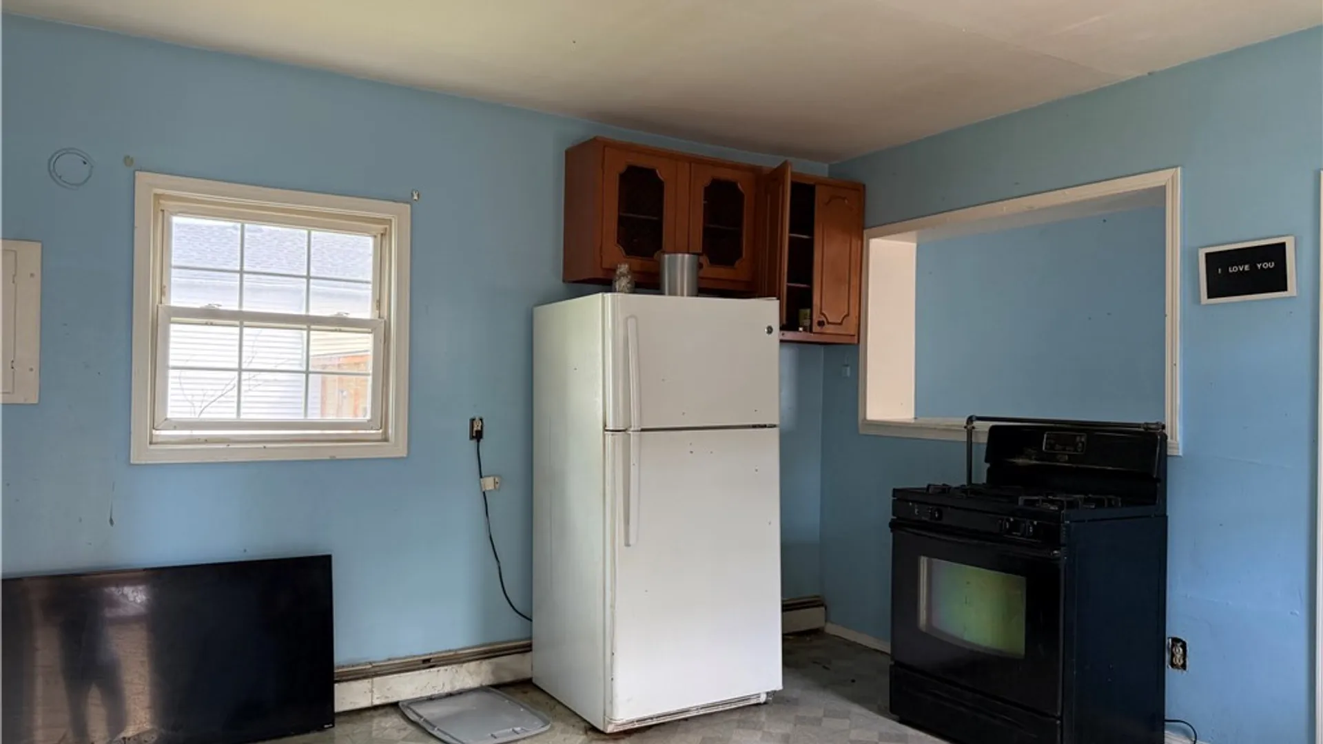 Property at 34 Woltz Avenue, Buffalo, NY 14212 11