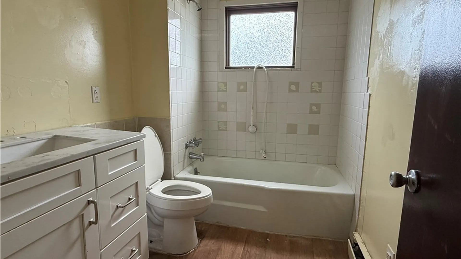 Property at 34 Woltz Avenue, Buffalo, NY 14212 5