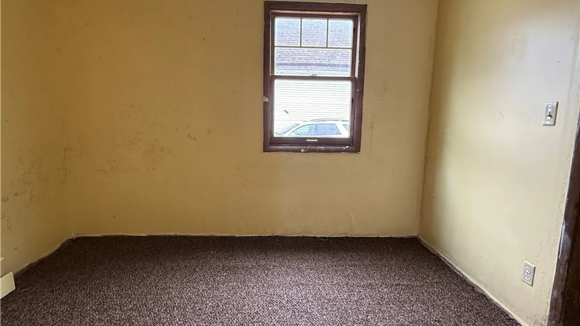 Property at 34 Woltz Avenue, Buffalo, NY 14212 6