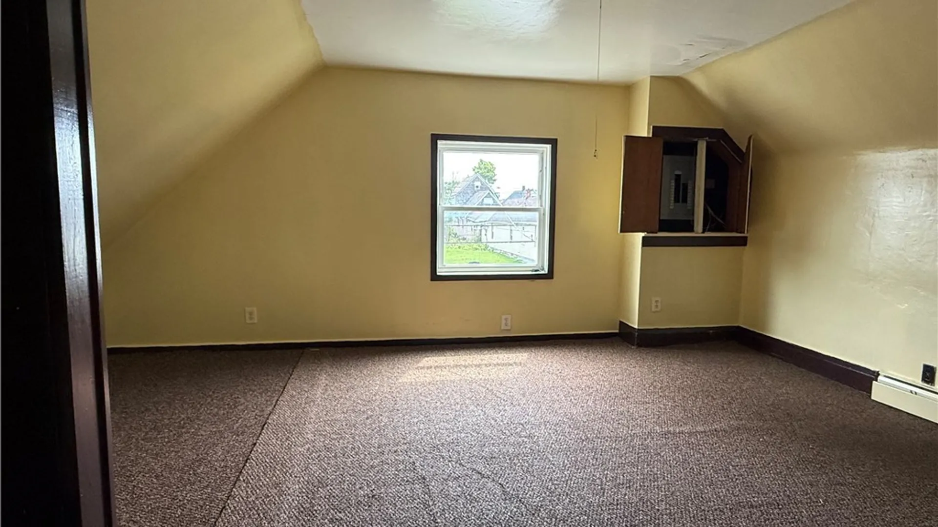 Property at 34 Woltz Avenue, Buffalo, NY 14212 8