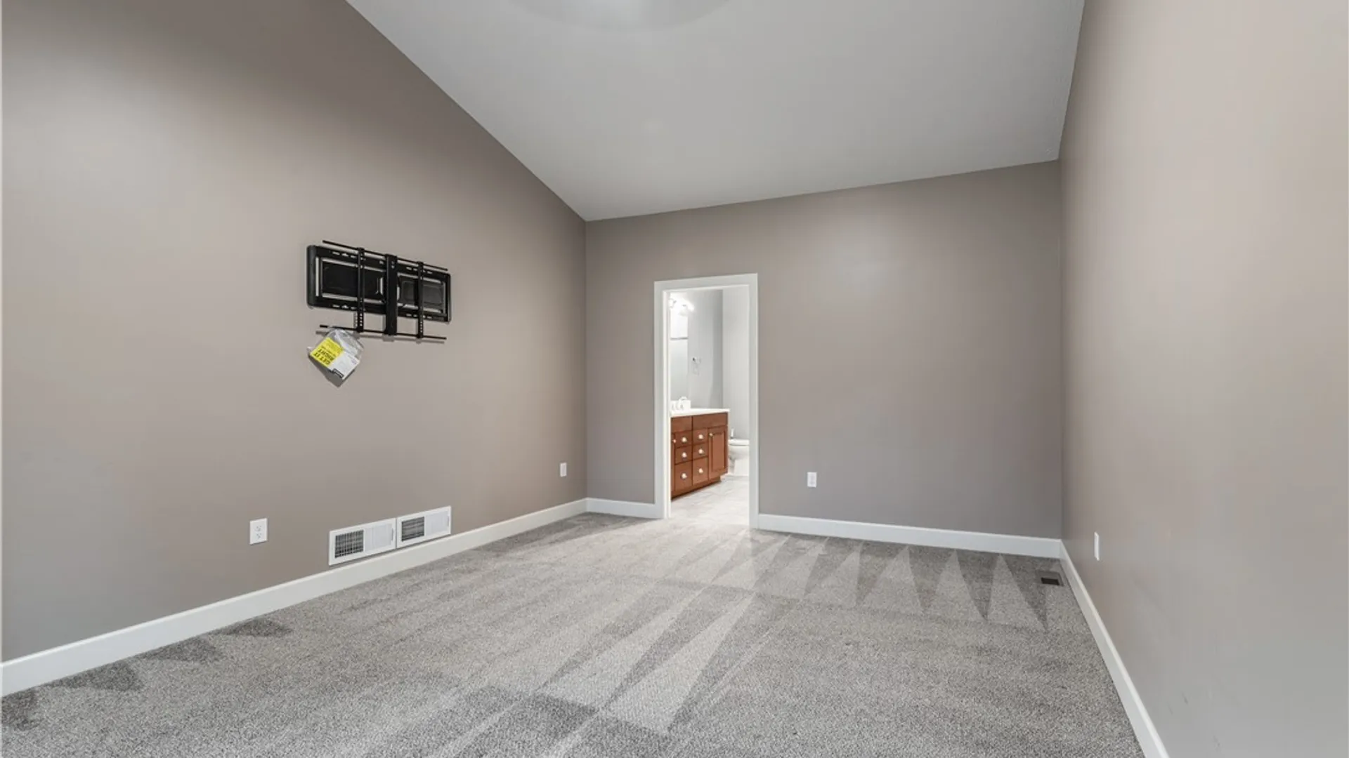 Property at 1352 Creeks Edge Drive, Webster, NY 14580 17