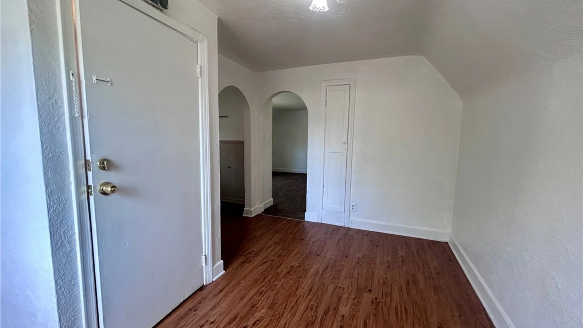 Property at 2405 Grand Avenue, Niagara Falls, NY 14301 4