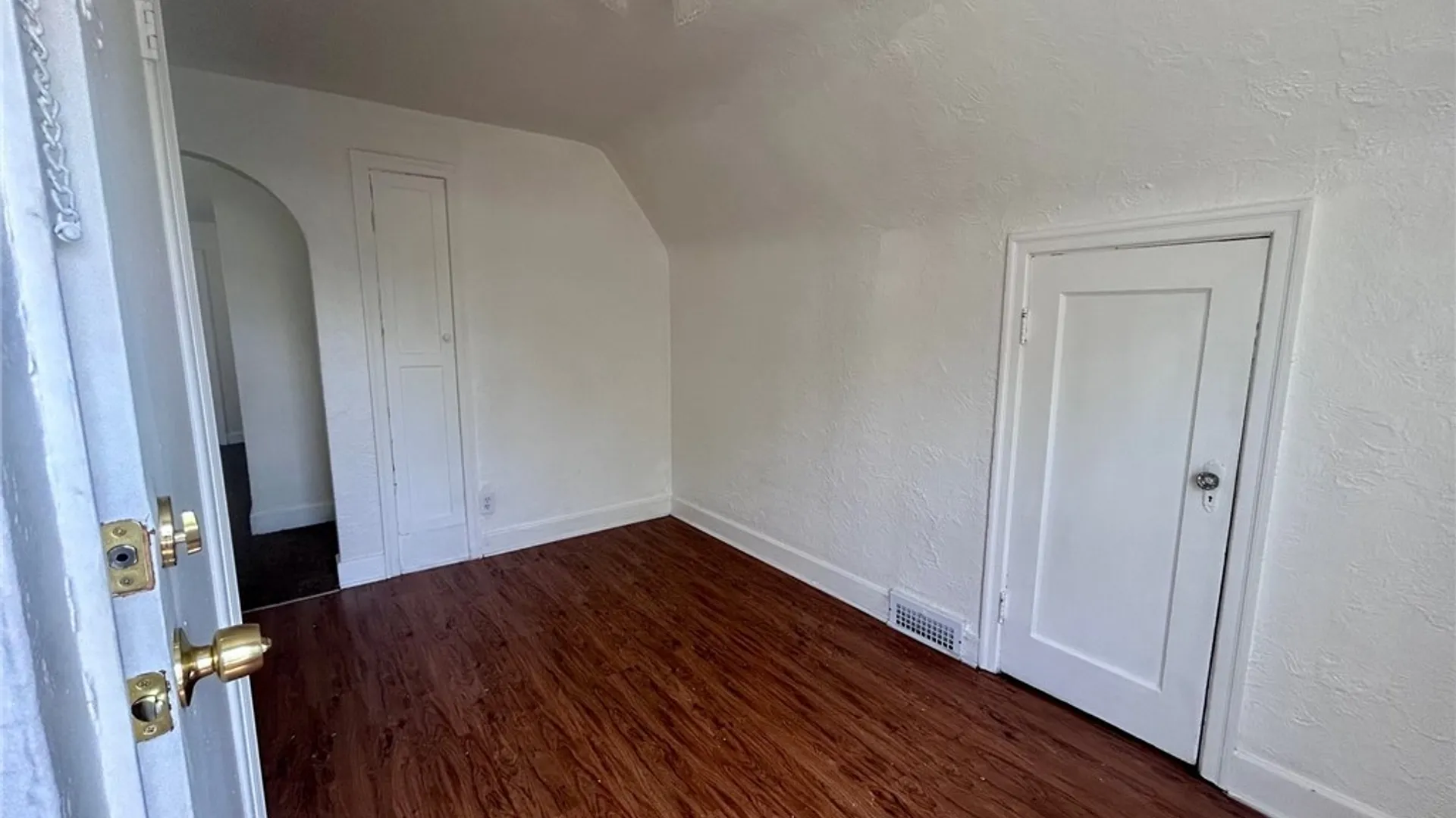 Property at 2405 Grand Avenue, Niagara Falls, NY 14301 5