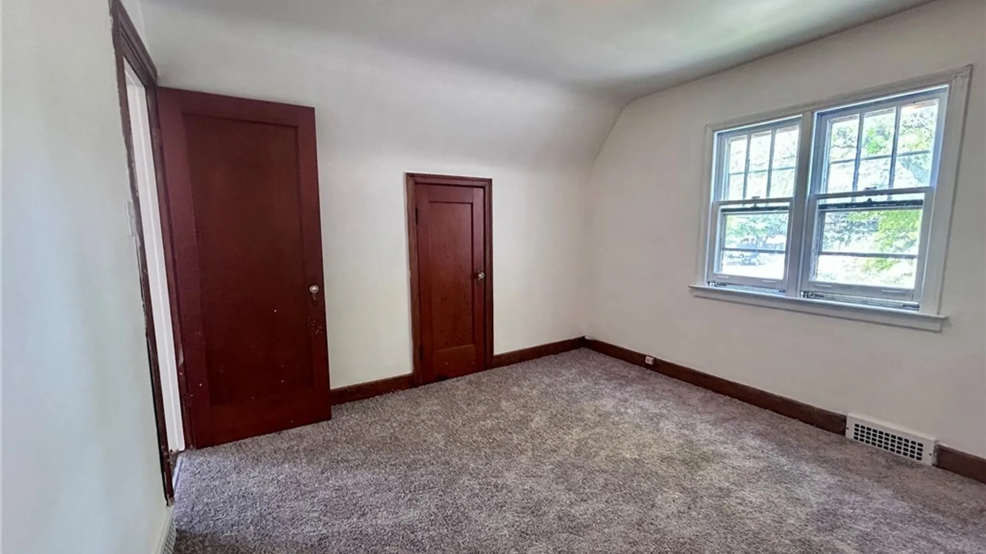 Property at 2405 Grand Avenue, Niagara Falls, NY 14301 7