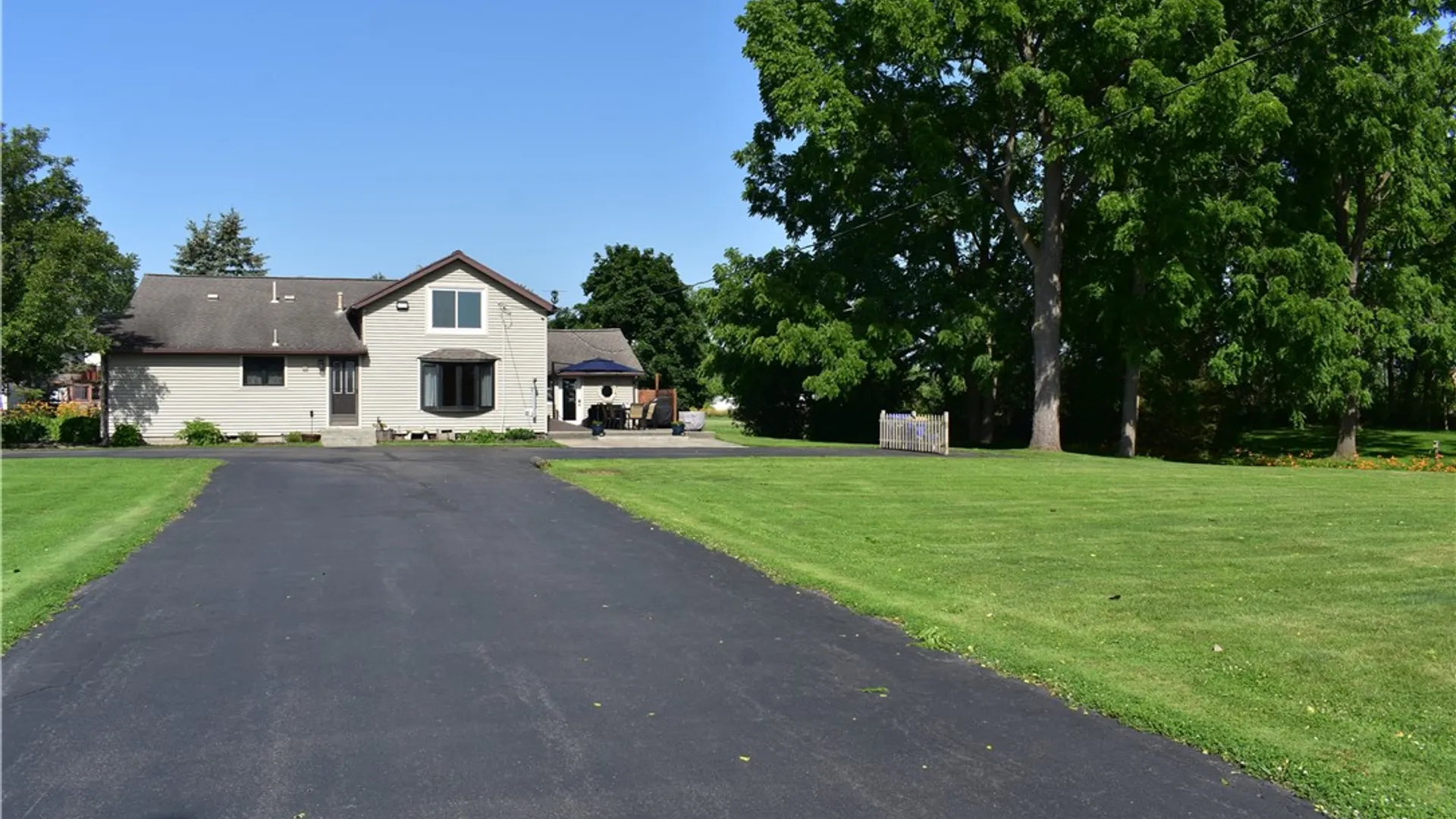 Property at 858 Burritt Road, Parma, NY 14468 4