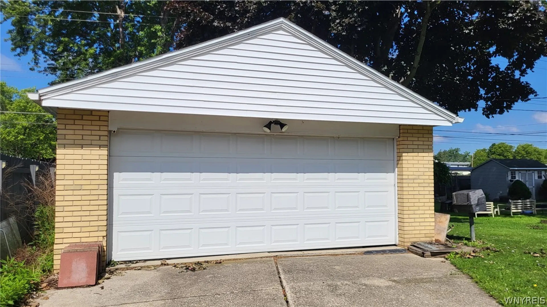 Property at 224 Sky Hi Drive, West Seneca, NY 14224 3