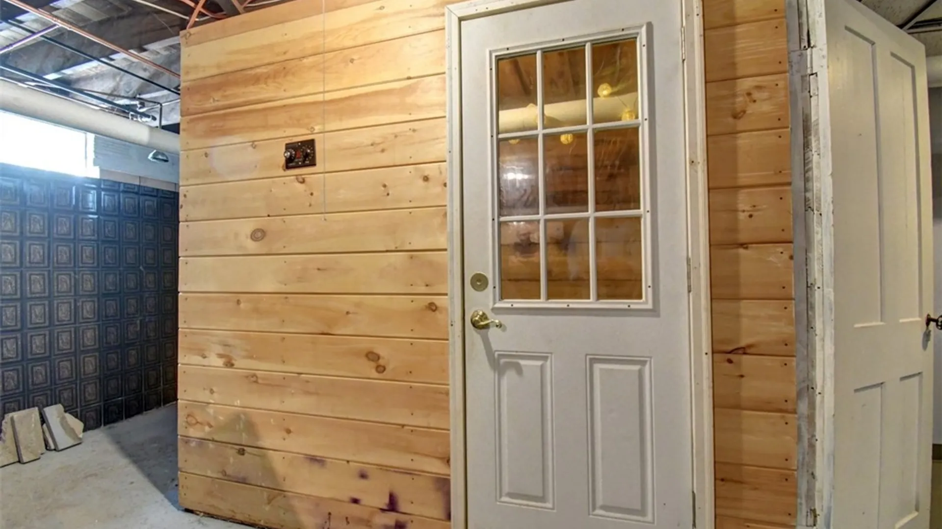 Property at 703 Maple Avenue, Niagara Falls, NY 14305 44