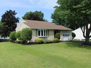 Property at 101 Lyford Lane, Manlius, NY 13116