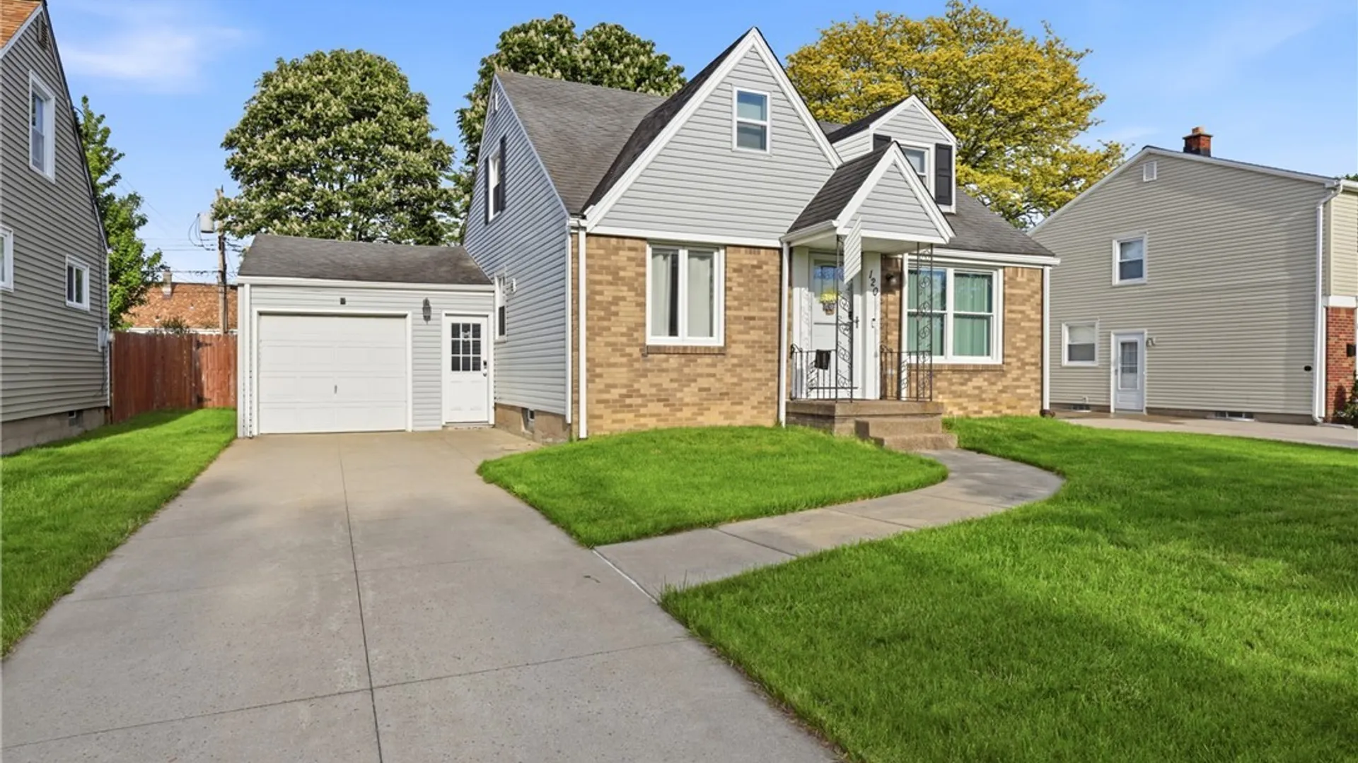 Property at 120 Sherwin Drive, Tonawanda, NY 14150 2