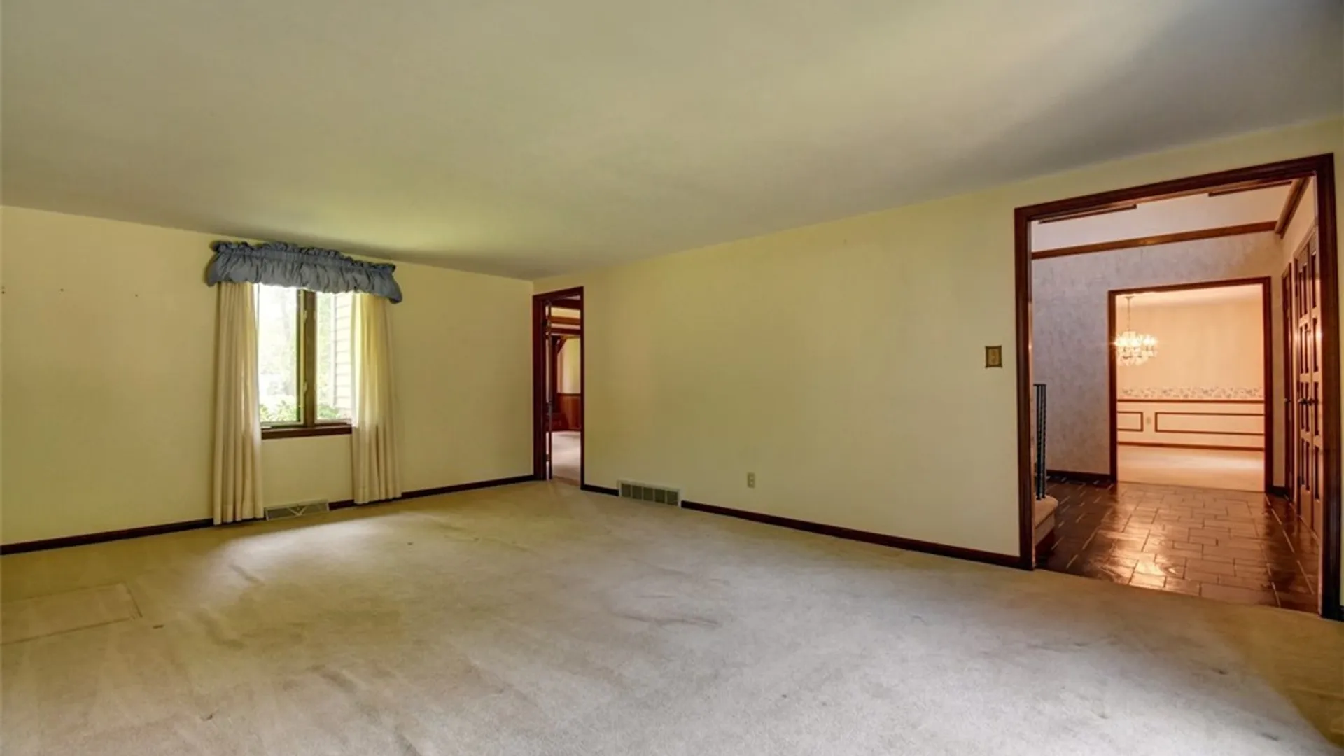 Property at 239 Wood Acres Drive, Amherst, NY 14051 11