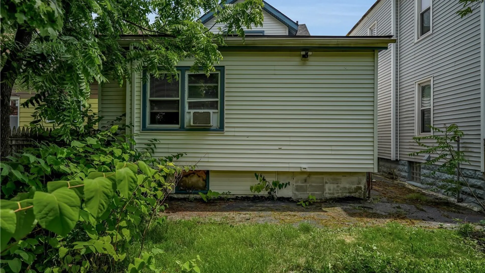 Property at 28 Clio Avenue, Buffalo, NY 14220 4
