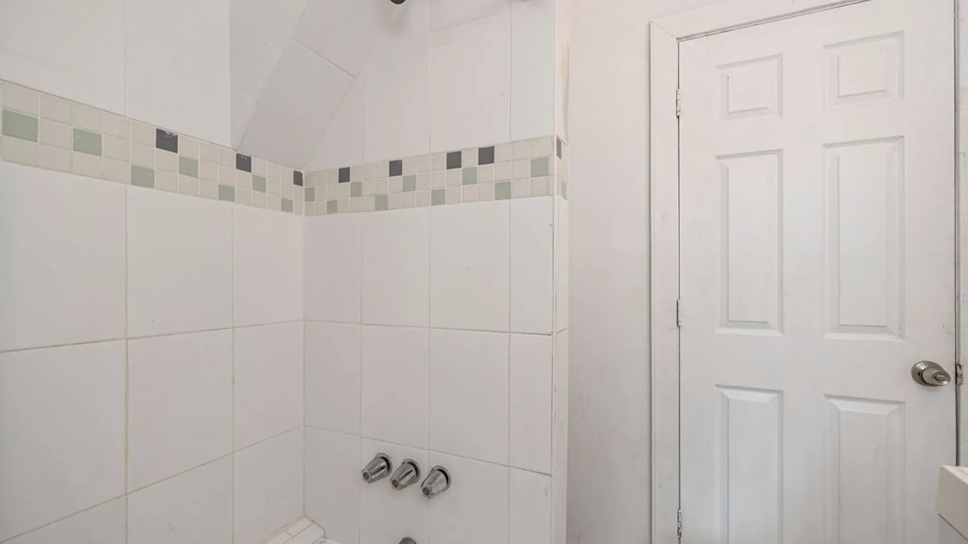 Property at 104 Pershing Avenue, Buffalo, NY 14211 9