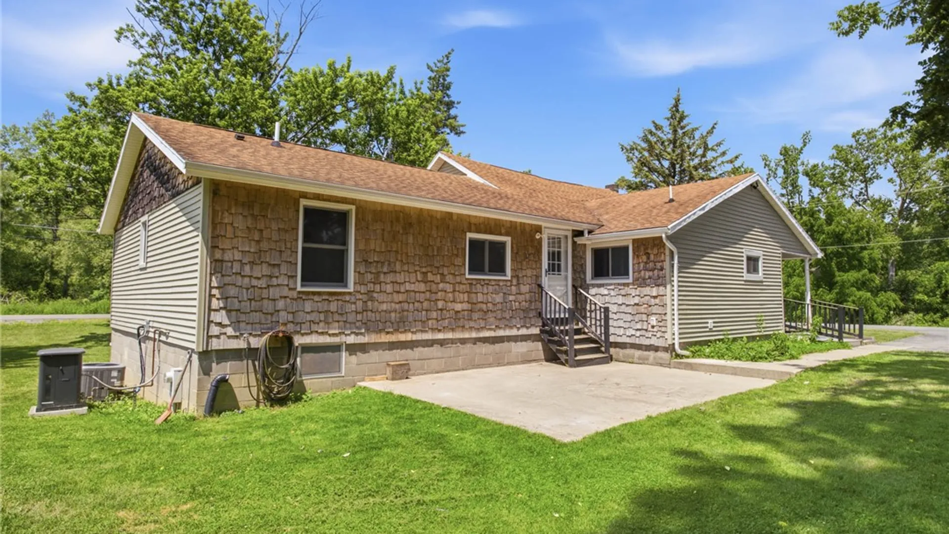 Property at 6506 Fox Place Road, Stafford, NY 14525 4