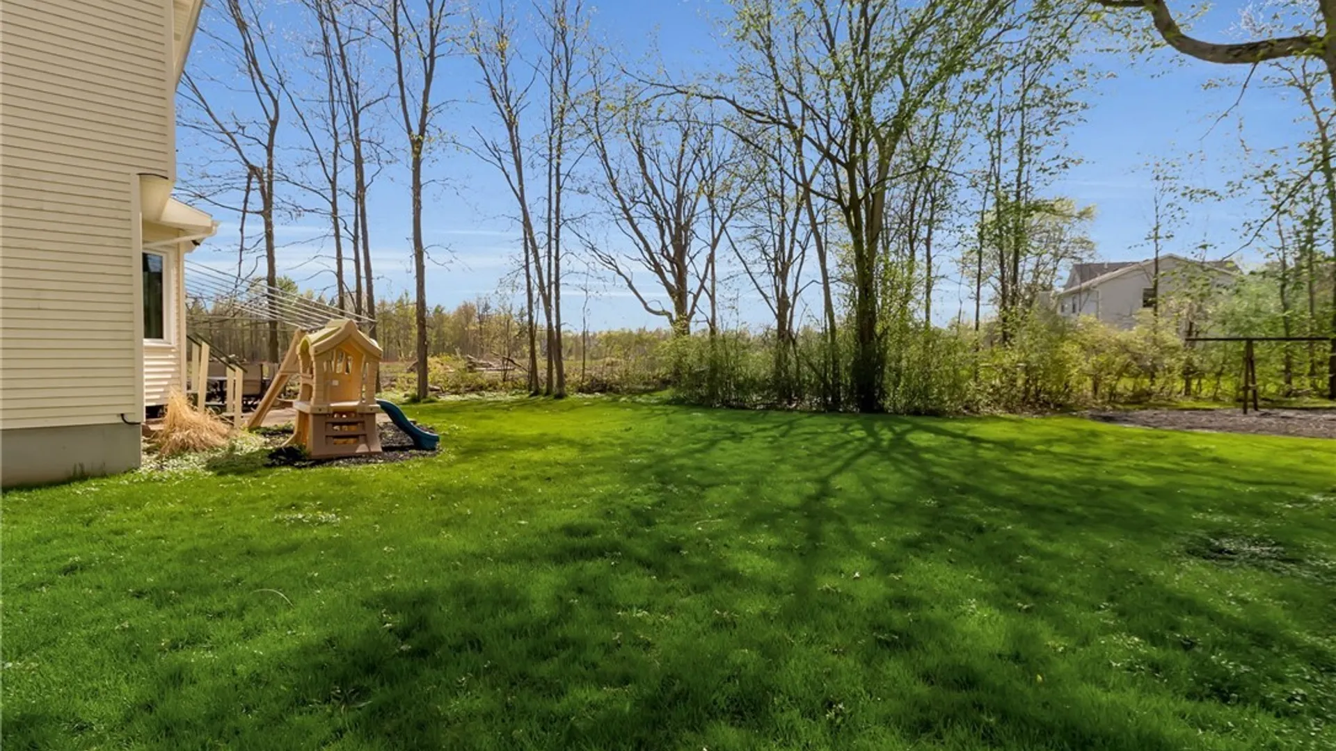 Property at 49 Ruby Lane, Amherst, NY 14051 29