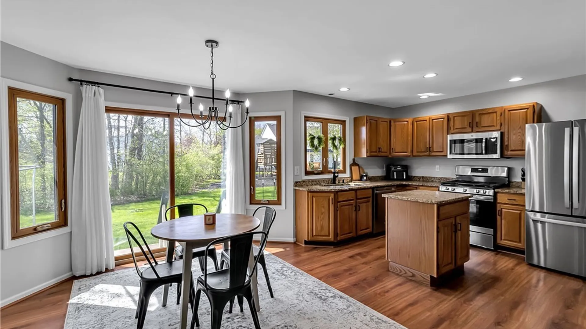 Property at 49 Ruby Lane, Amherst, NY 14051 6