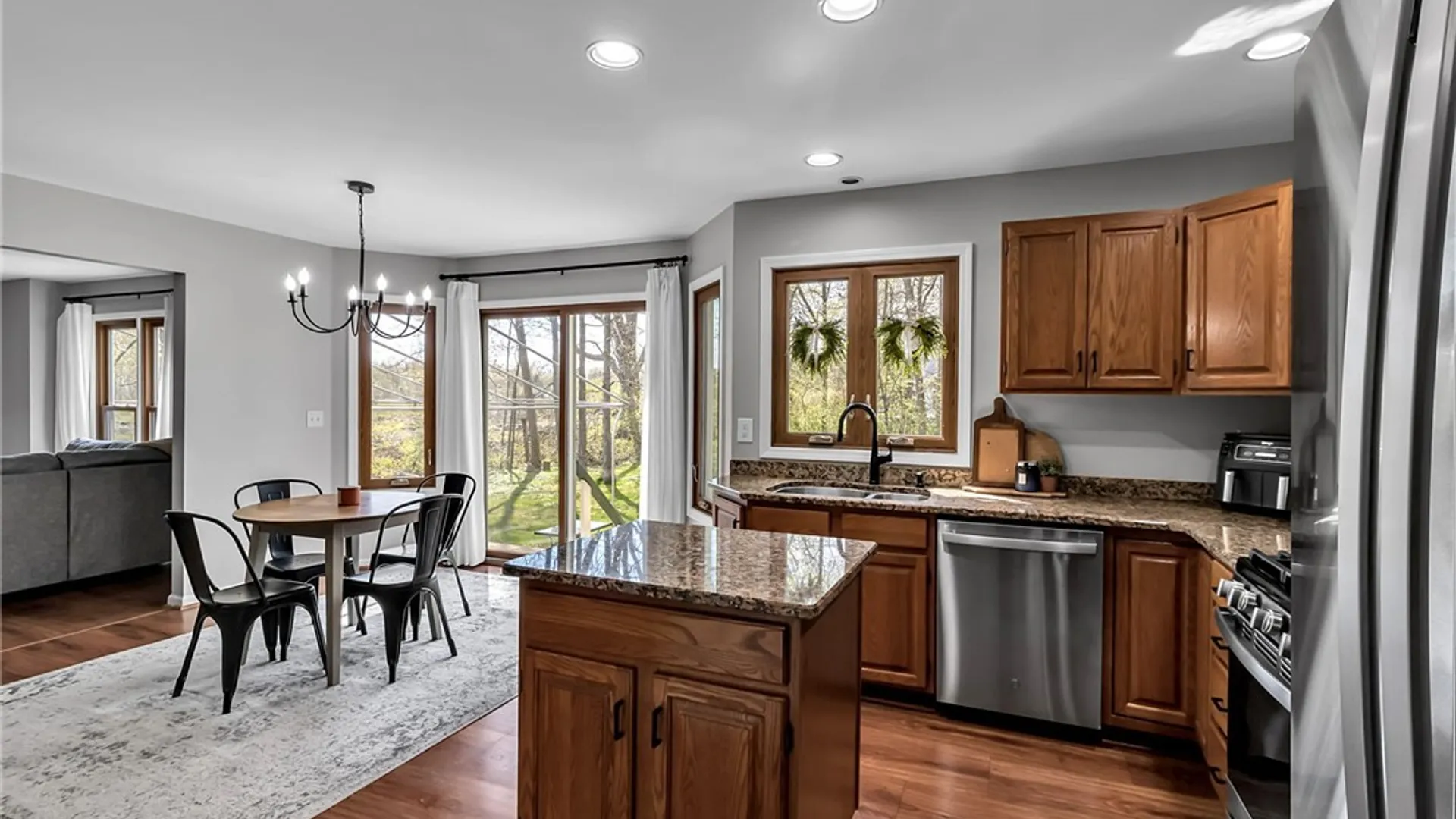 Property at 49 Ruby Lane, Amherst, NY 14051 8