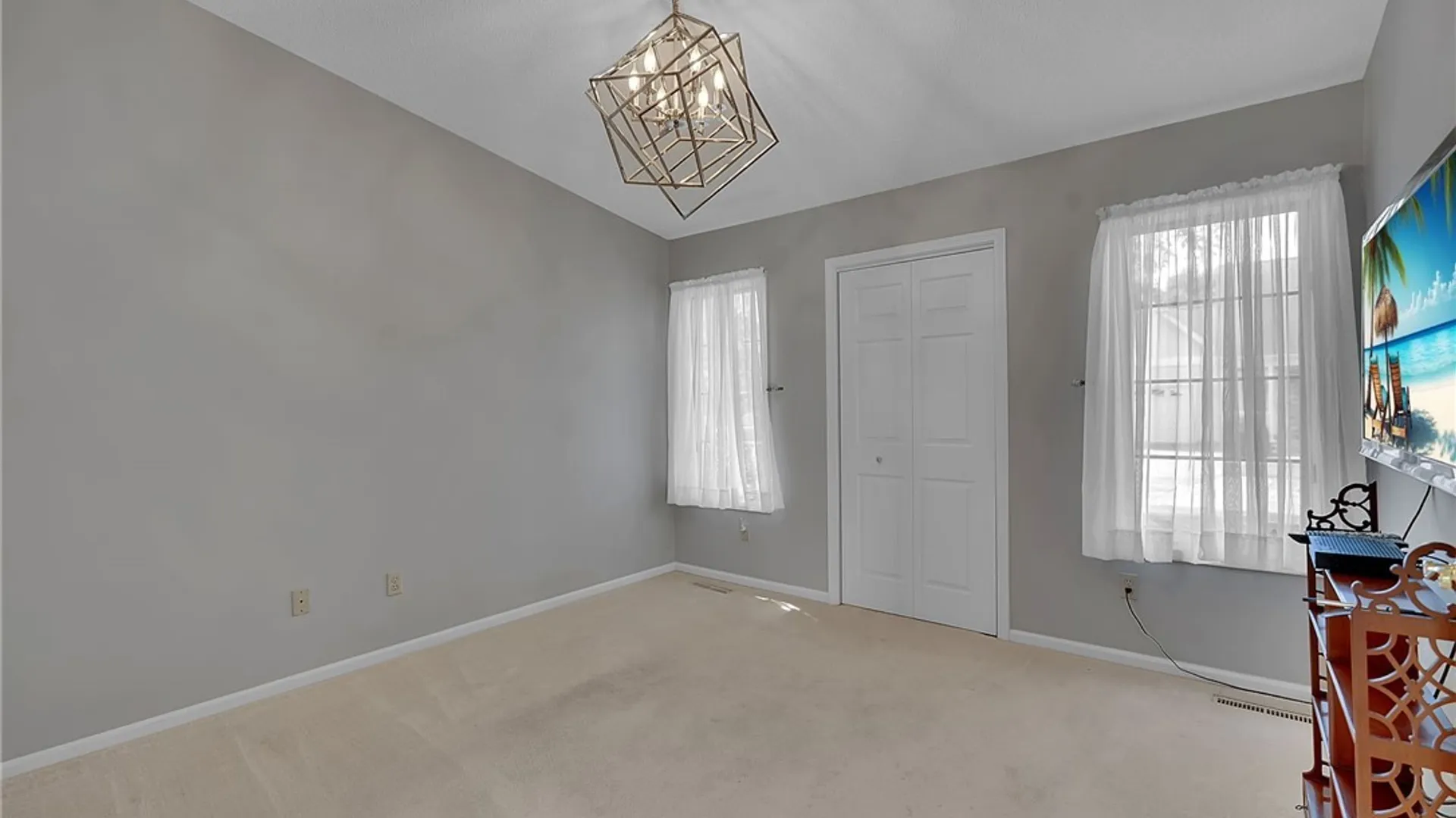 Property at 8 Bird Walk Lane, Amherst, NY 14221 12