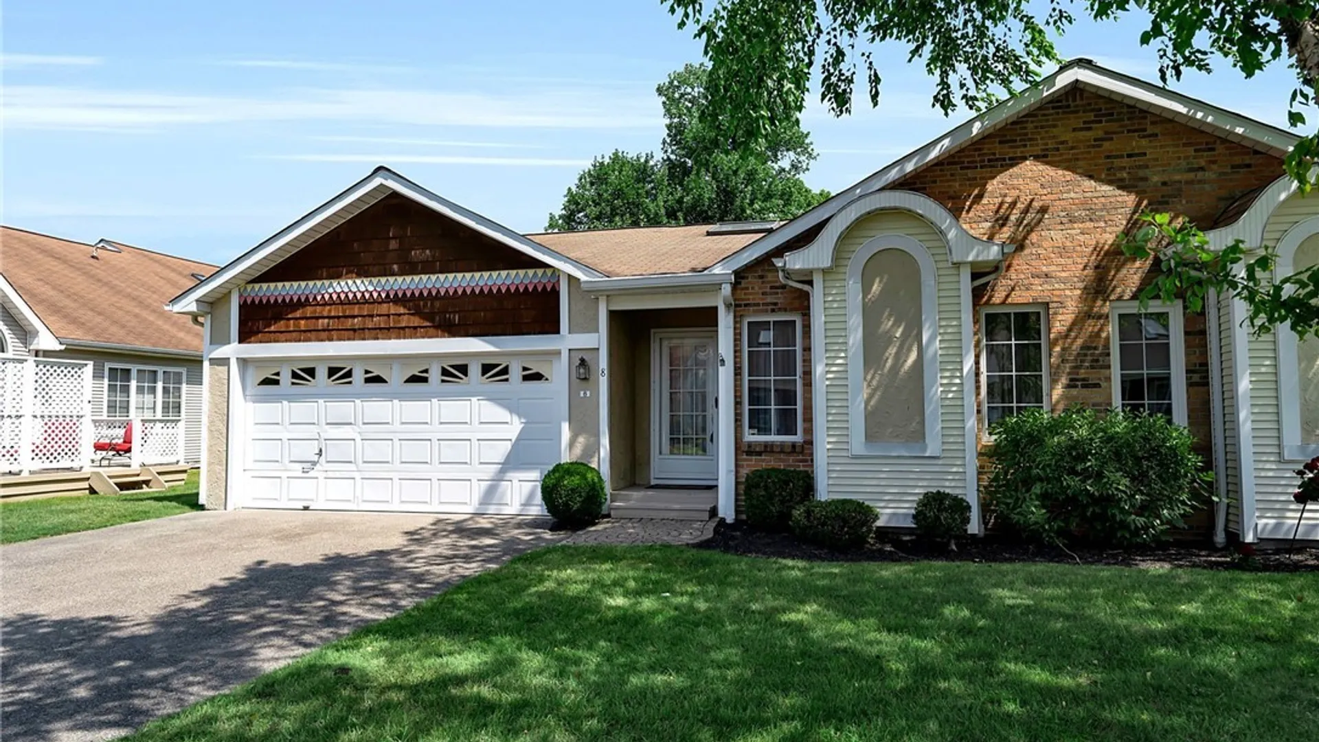 Property at 8 Bird Walk Lane, Amherst, NY 14221 2